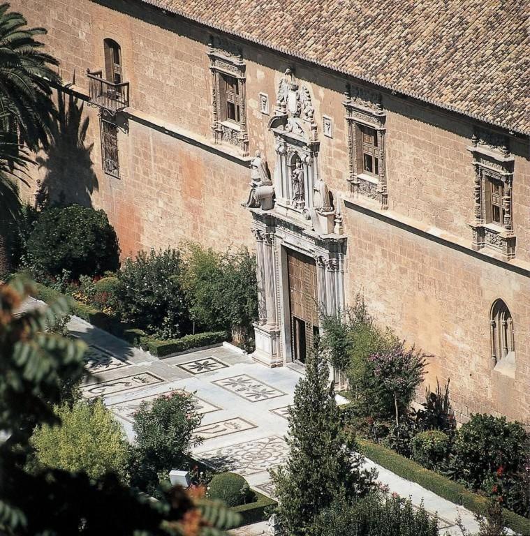 Apartamentos Junto A Jardines Del Triunfo Granada Bagian luar foto